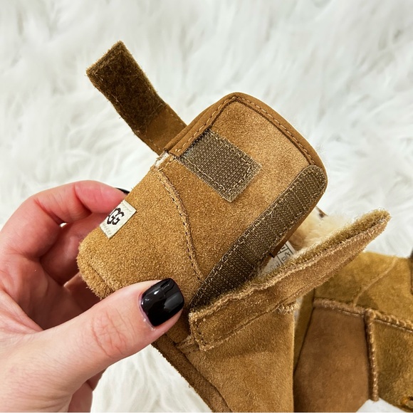 UGG Baby Booties – Chestnut Suede Shearling (Infant Size 2/3) - Picture 4 of 9